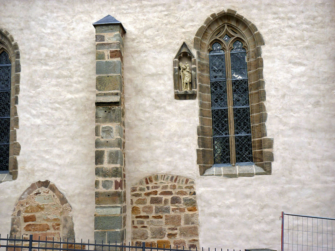 Abbau des Gerüstes an der Südseite (Foto: Karl-Franz Thiede)